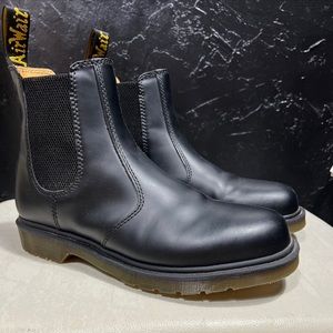 Dr. Martens 2976 Black Chelsea Boots women Size 9 NEW